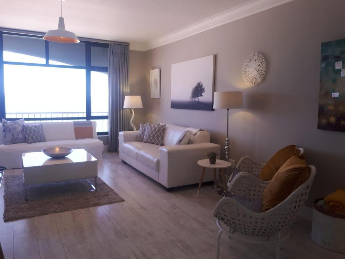 Blouberg Beachfront Apartment Bloubergstrand Exterior photo