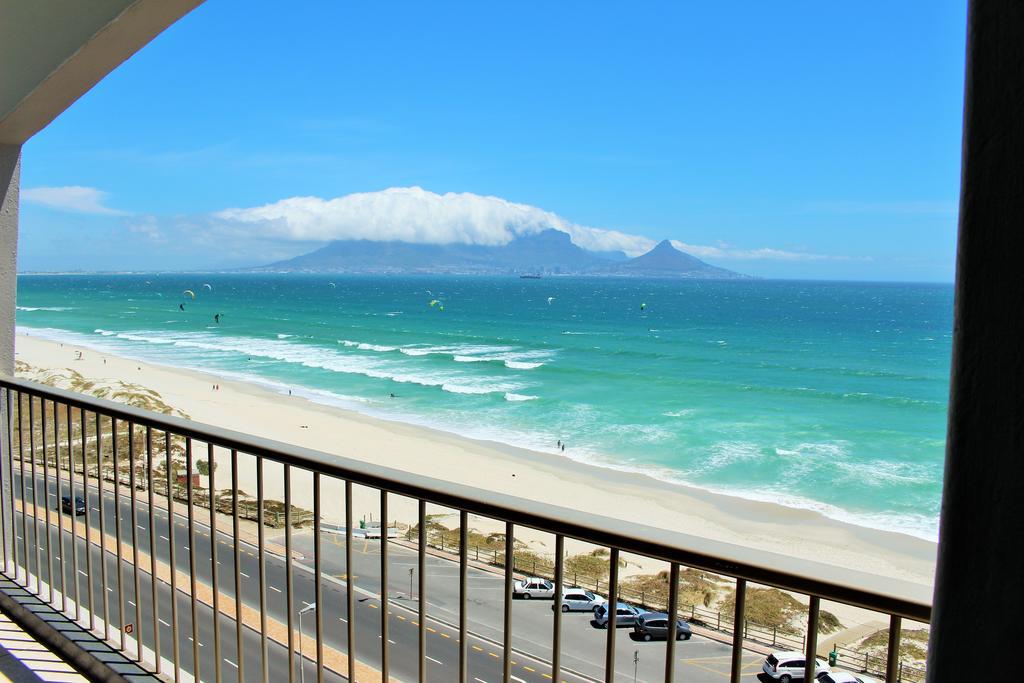 Blouberg Beachfront Apartment Bloubergstrand Exterior photo